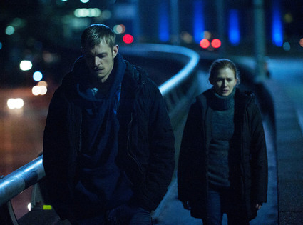 Mireille Enos, Joel Kinnaman, The Killing Mireille Enos, Joel Kinnaman, The Killing